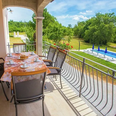 Beautiful Holiday In With Swimming Pool Tinjan